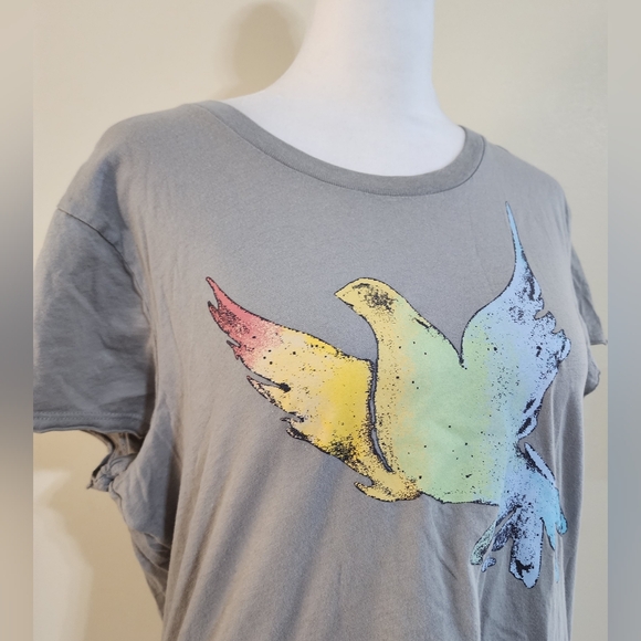 Women's Size L Short Sleeve T-Shirt Peace Dove Love Rainbow Color Est. 1969 - Picture 5 of 10